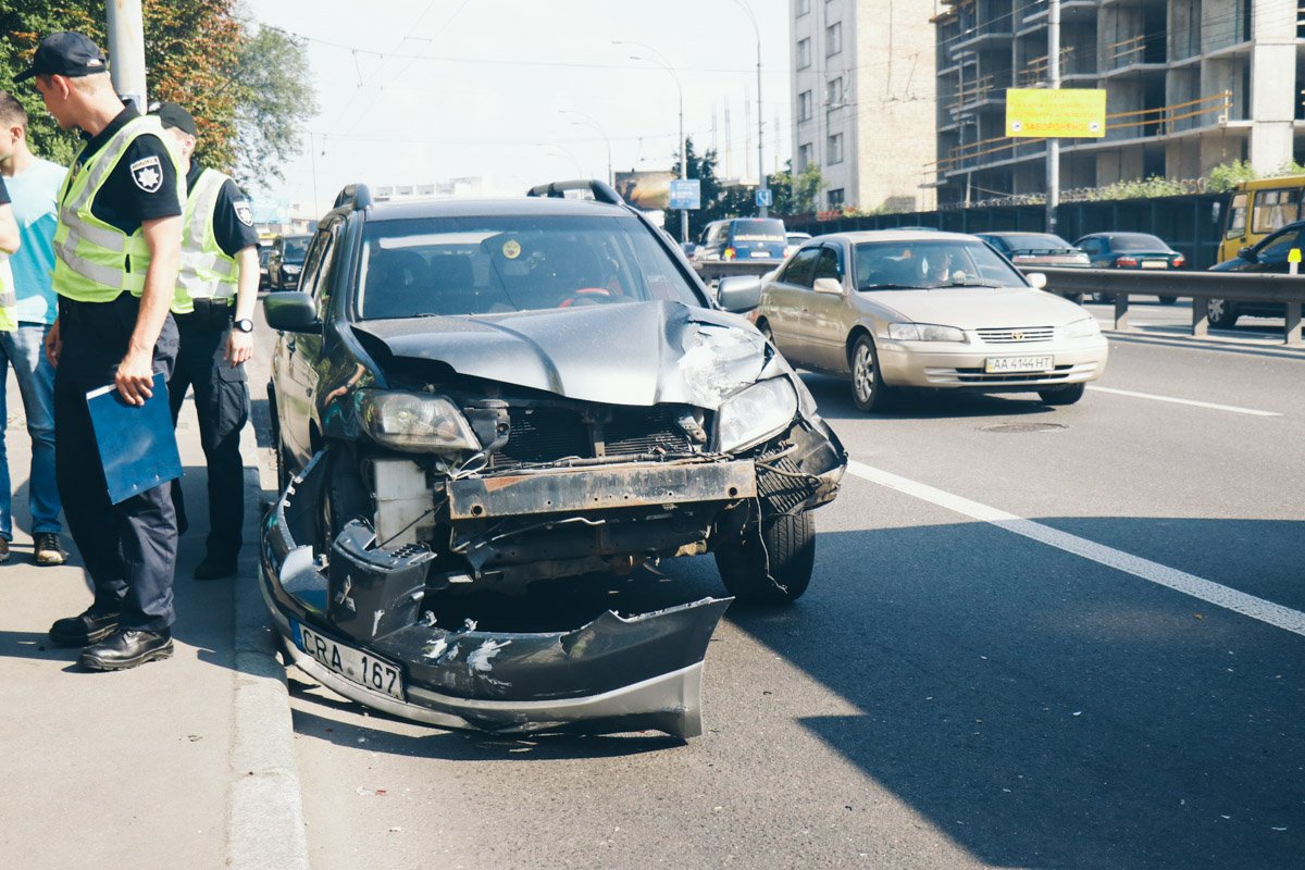 За рулем Mitsubishi сидел гражданин Нигерии,у которого не было водительского удостоверения