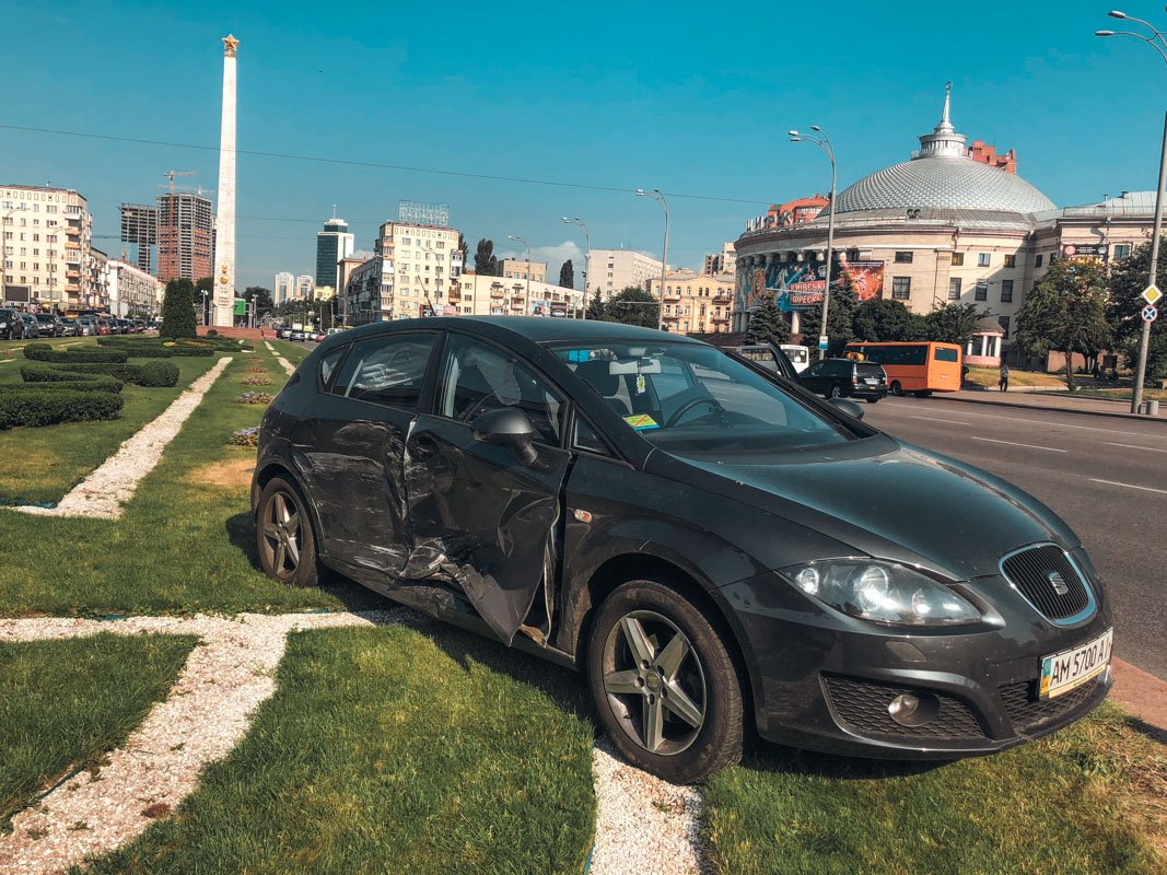 По словам полиции, водитель Seat нарушил 16.6 пункт ПДД Украины По словам полиции, водитель Seat нарушил 16.6 пункт ПДД Украины