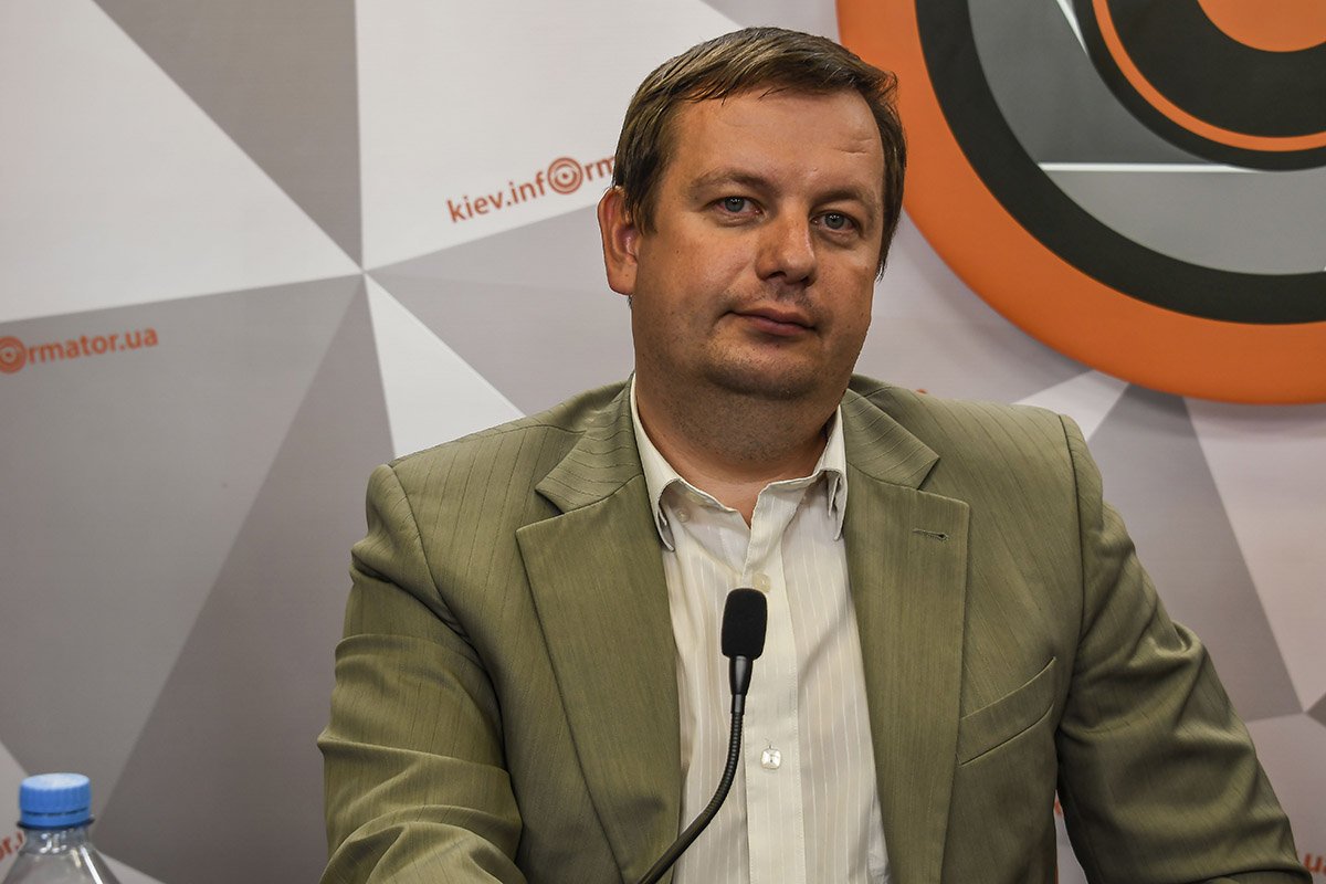 Проректор Межрегиональной академии управления персоналом Евгений Романенко 