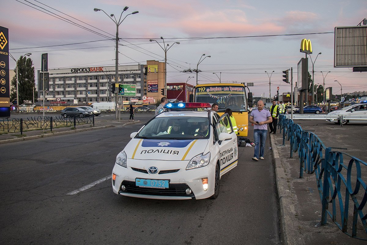 На месте работают полиция и следственно-оперативная группа На месте работают полиция и следственно-оперативная группа
