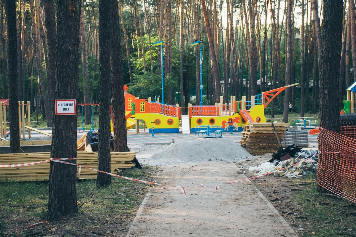 Тут уже появились новые детские площадки