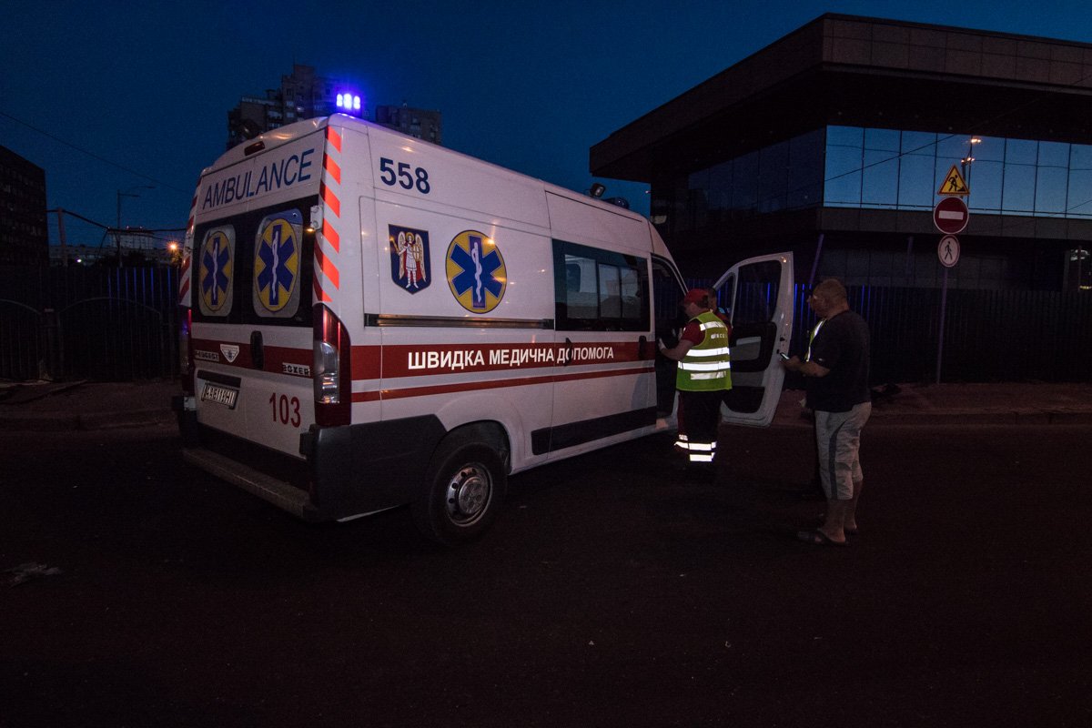 Врачи госпитализировали водителя и пассажира