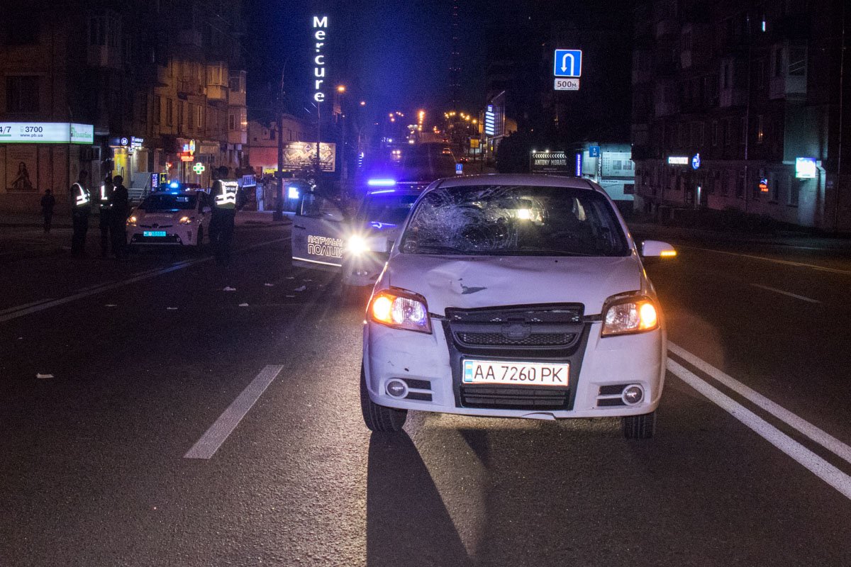 Возле Индустриального моста Chevrolet сбил мужчину