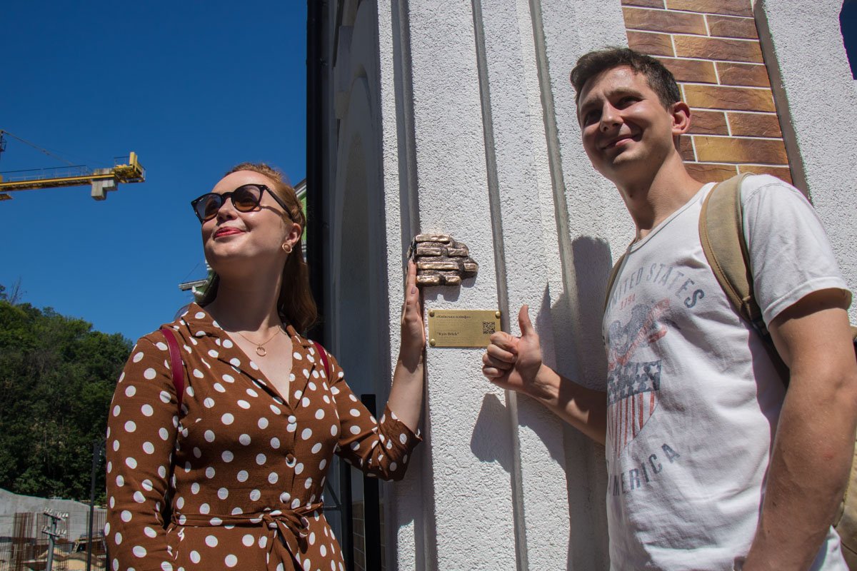 8 июня в Киеве открыли новую мини-скульптуру от проекта Шукай