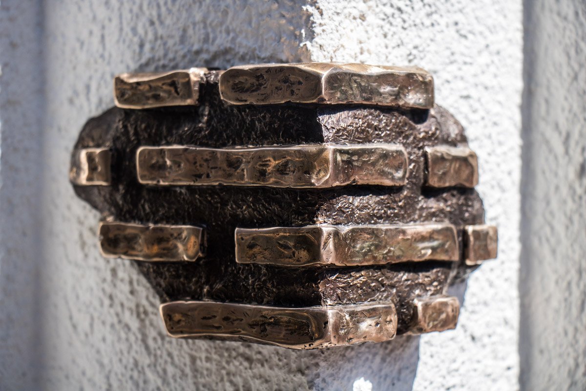 Именно с использованием плинфы в столице построены Золотые ворота и София Киевская