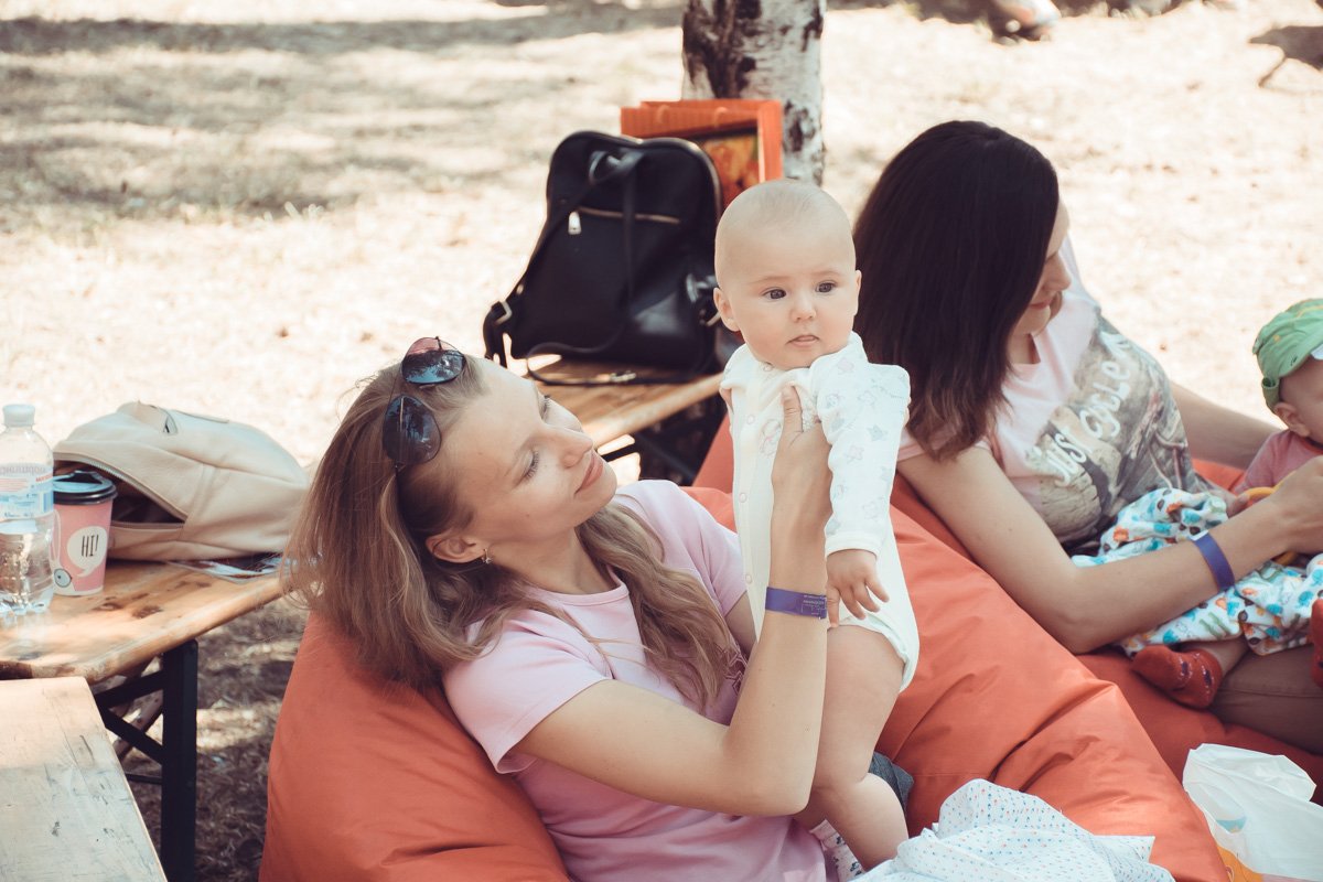 Мама, кто все эти люди?