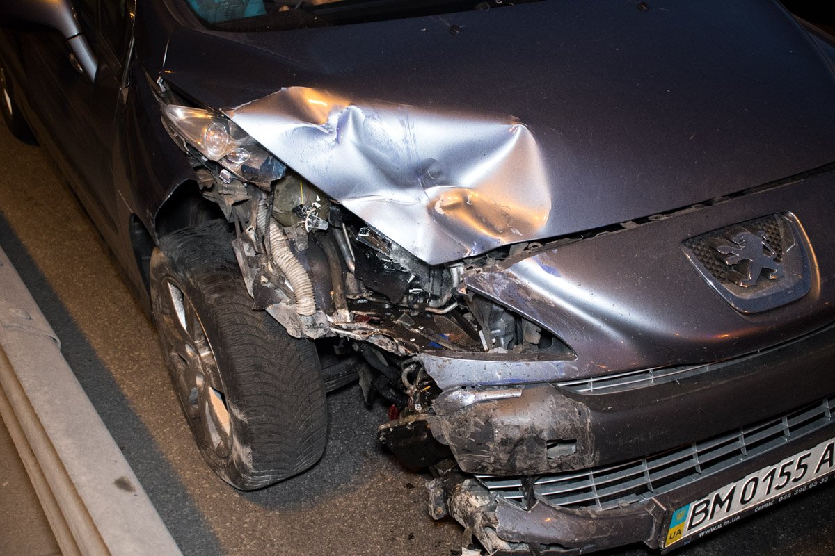 Повреждения Peugeot Повреждения Peugeot