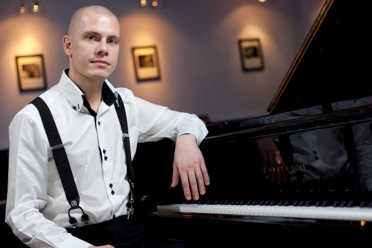 Музыкант нового поколения, известный пианист и джазовый композитор Павел Игнатьев сыграет свою музыку лета