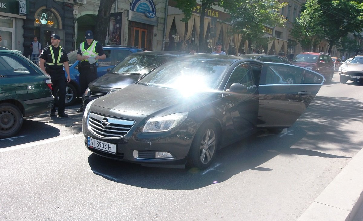 В момент аварии в Opel находилась маленькая девочка 