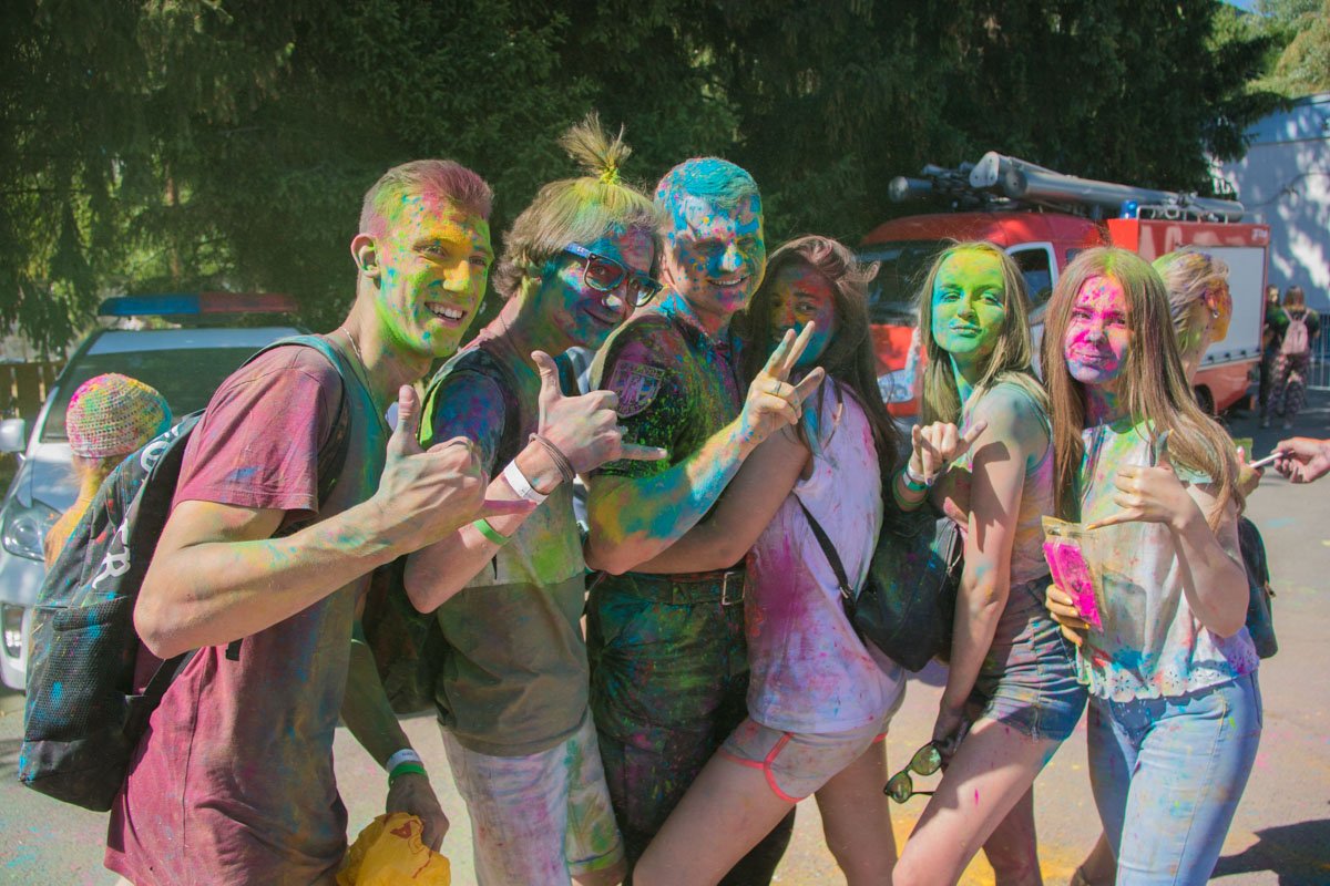 Яркие краски