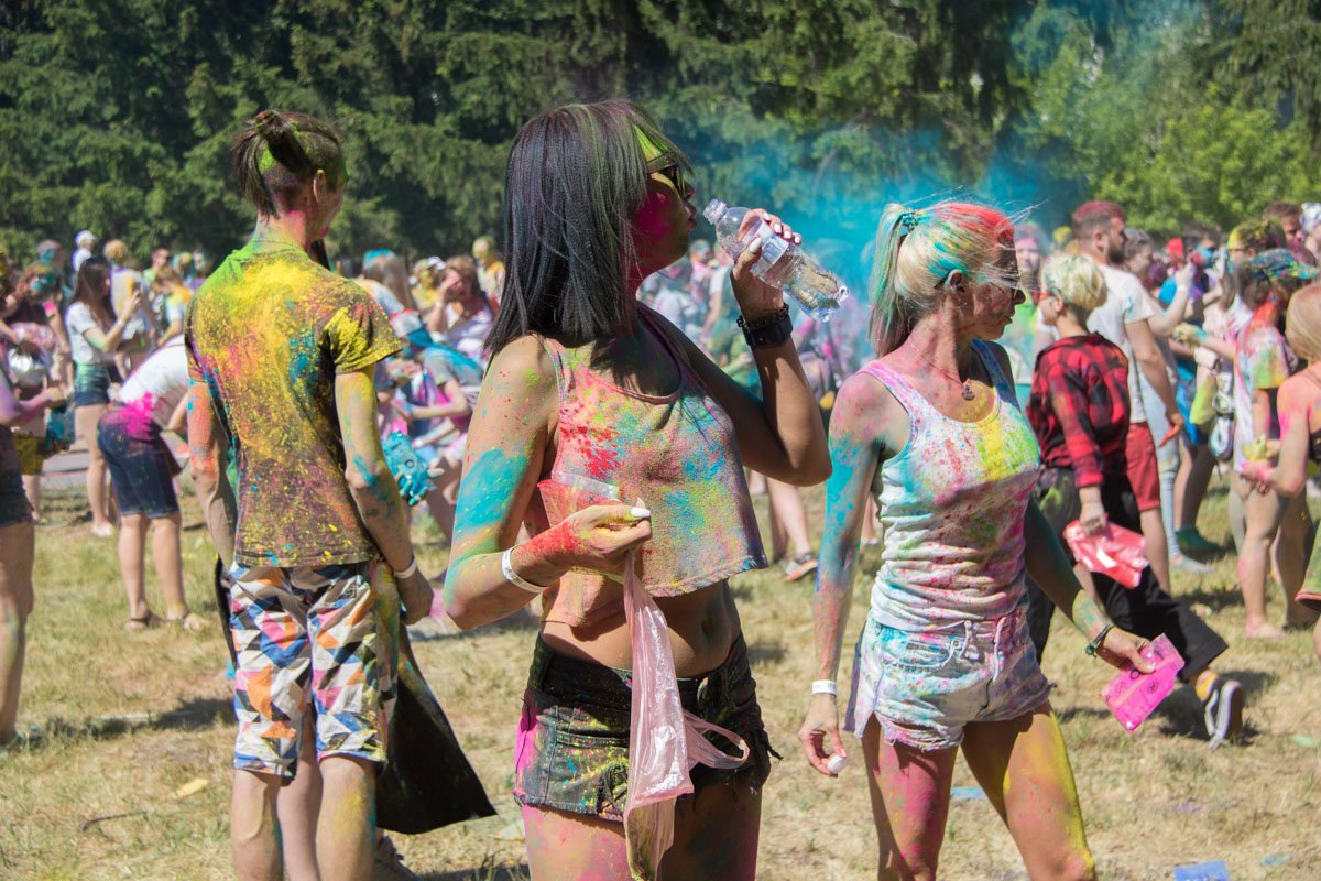 Та самая вода, которую нельзя было приносить, но можно было купить