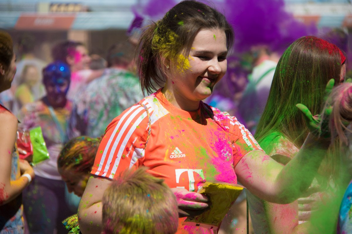 Хотите узнать, пойдут ли вам цветные волосы? Запросто