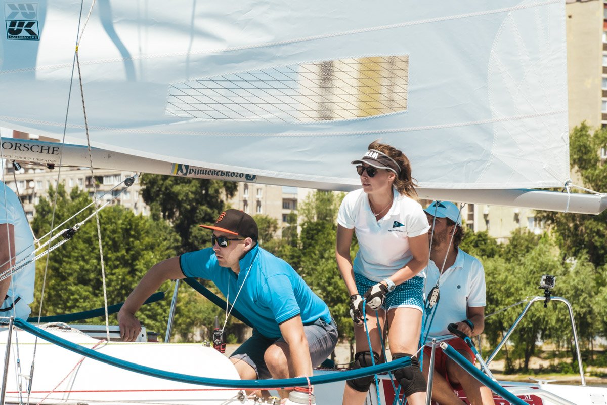 Еще чуток поднажать - и обгоним