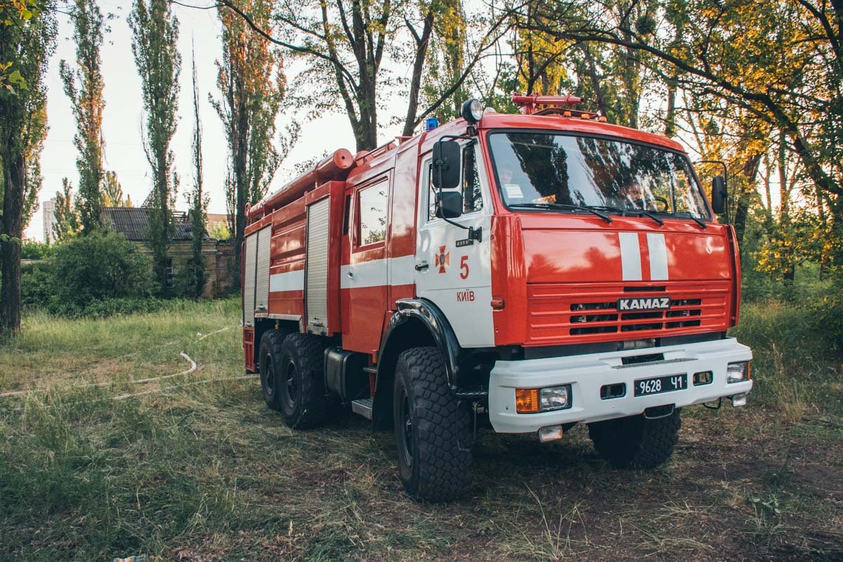 Работало три единицы техники