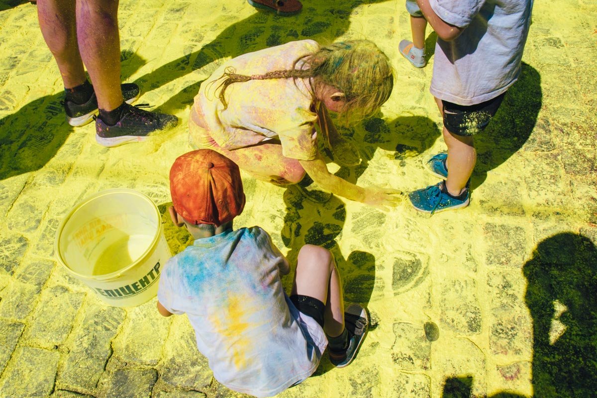 Хоть раз в году вымазать все никто не запретит