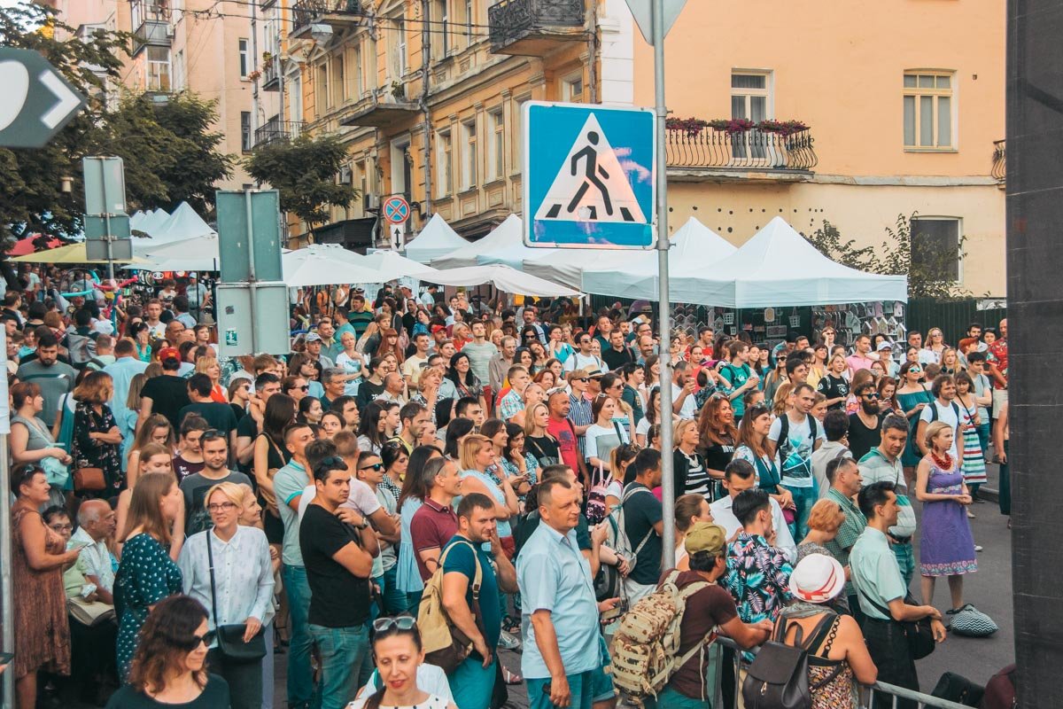 На Костельной не протолкнуться