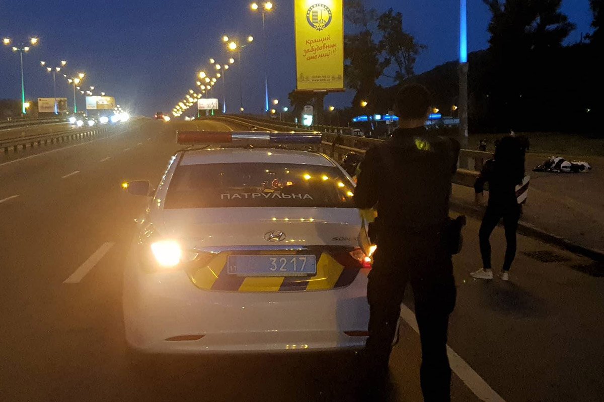 На месте работала патрульная полиция 