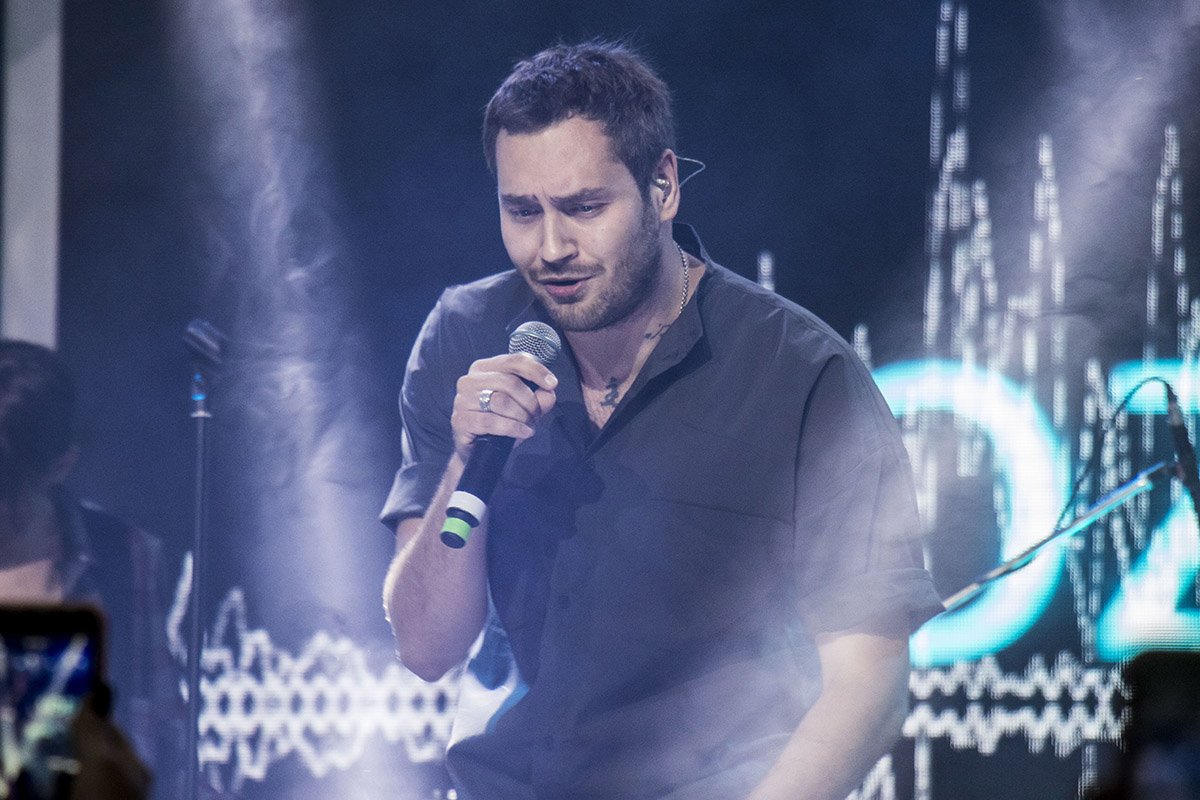 Живой звук - это честное звучание. Рожден был максимально честен со своими поклонниками Живой звук - это честное звучание. Рожден был максимально честен со своими поклонниками