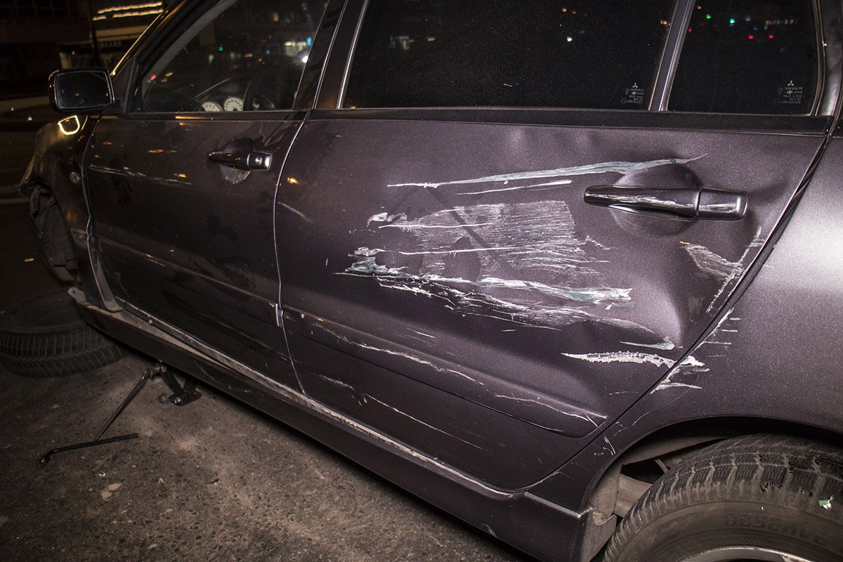 У Mitsubishi внушительная царапина