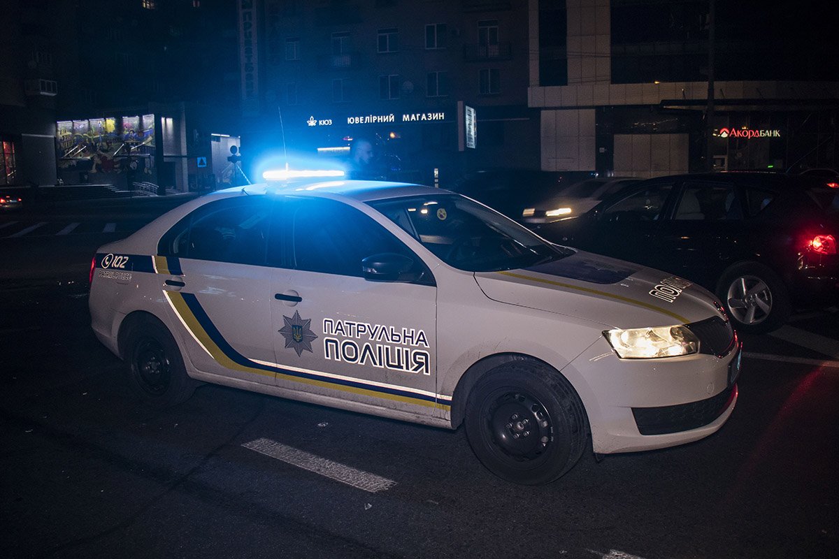 На месте работала патрульная полиция