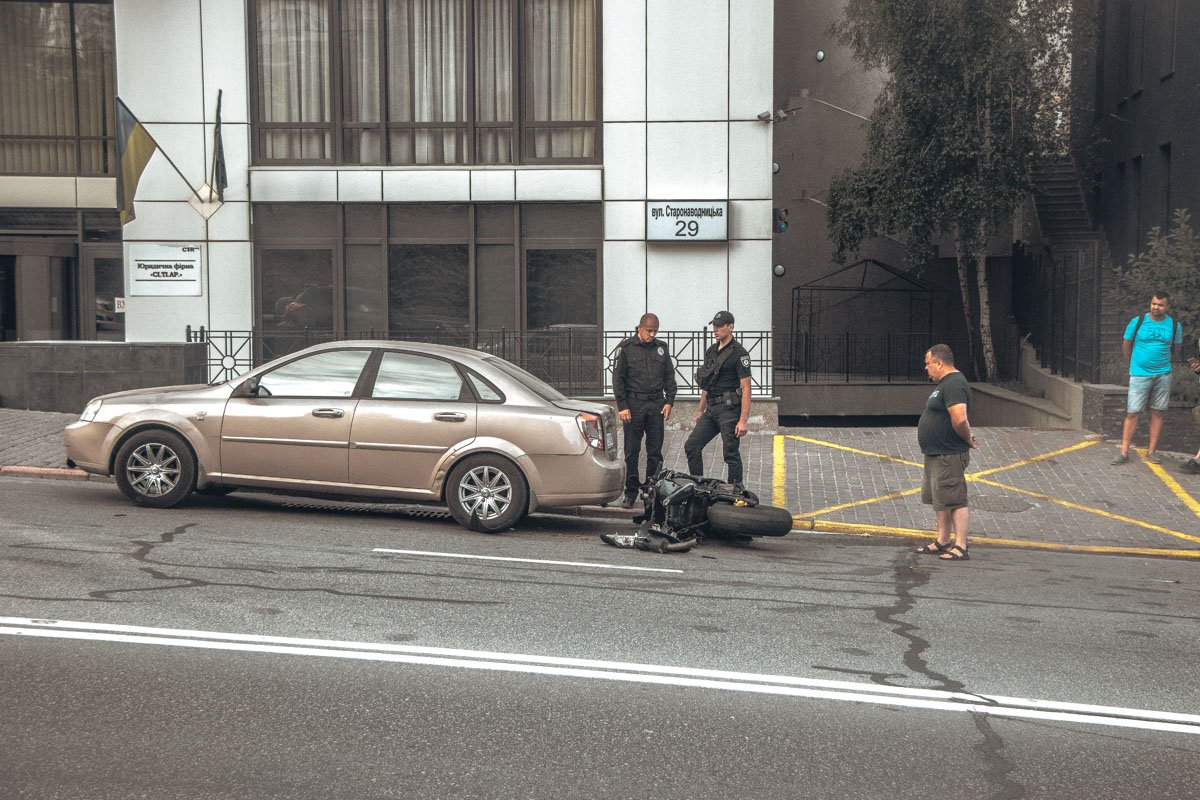 Полиция выясняет обстоятельства аварии