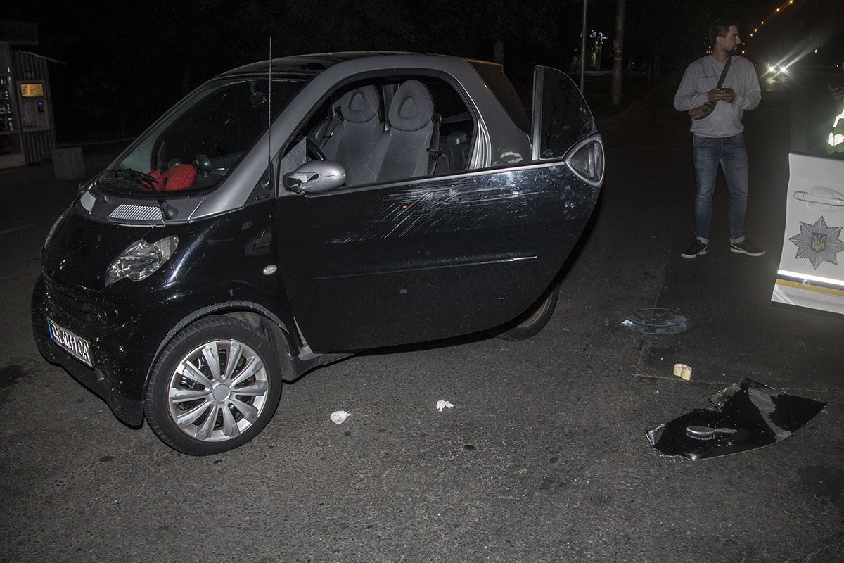 Smart двигался по Антоновича в сторону Ocean Plaza Smart двигался по Антоновича в сторону Ocean Plaza