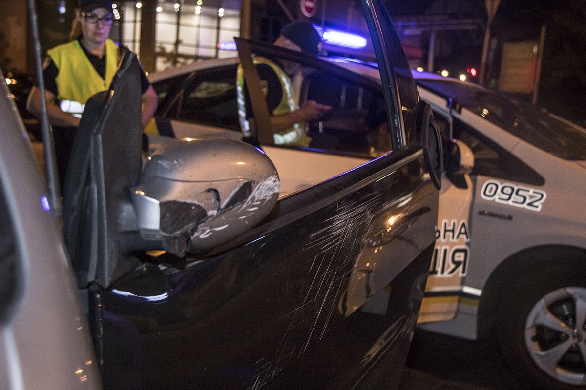 В результате аварии пострадала девушка-водитель В результате аварии пострадала девушка-водитель