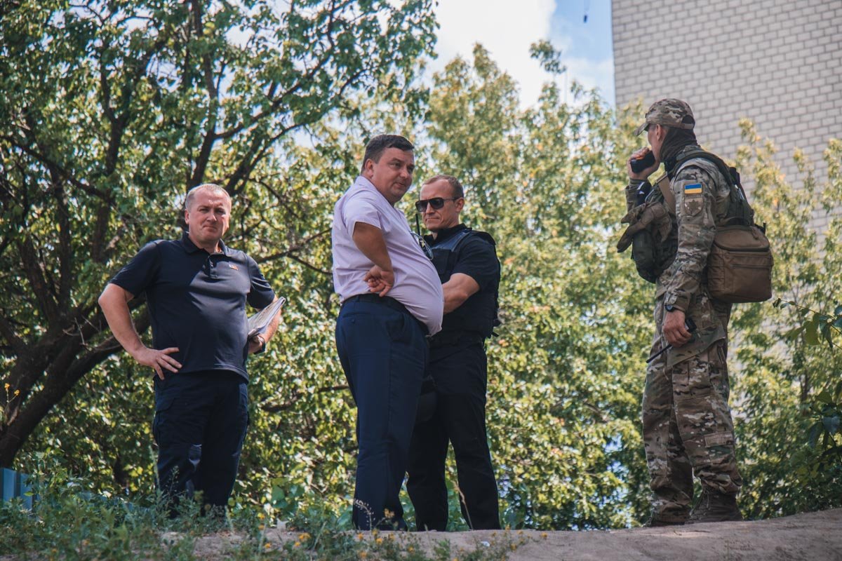 Вскоре участники расслабились