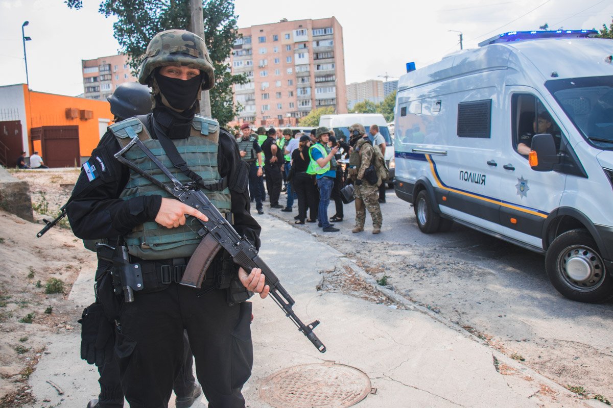 Грабителей показательно задержали