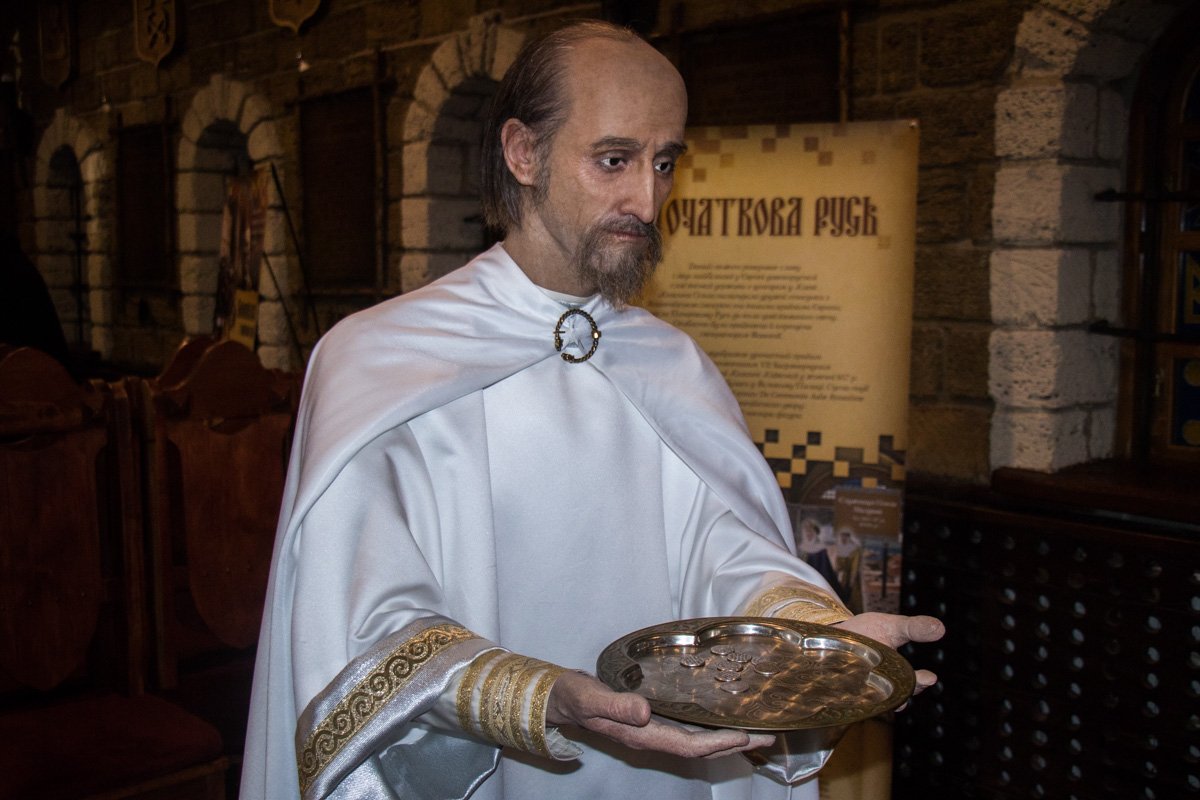 Экспозиция рассказывает о различных личностях, повлиявших на историю Украины