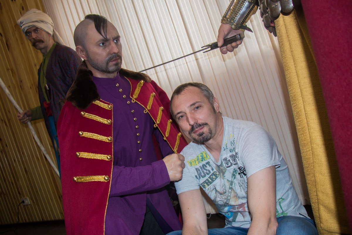 Вот например один из таких экспонатов рядом со своим живым двойником