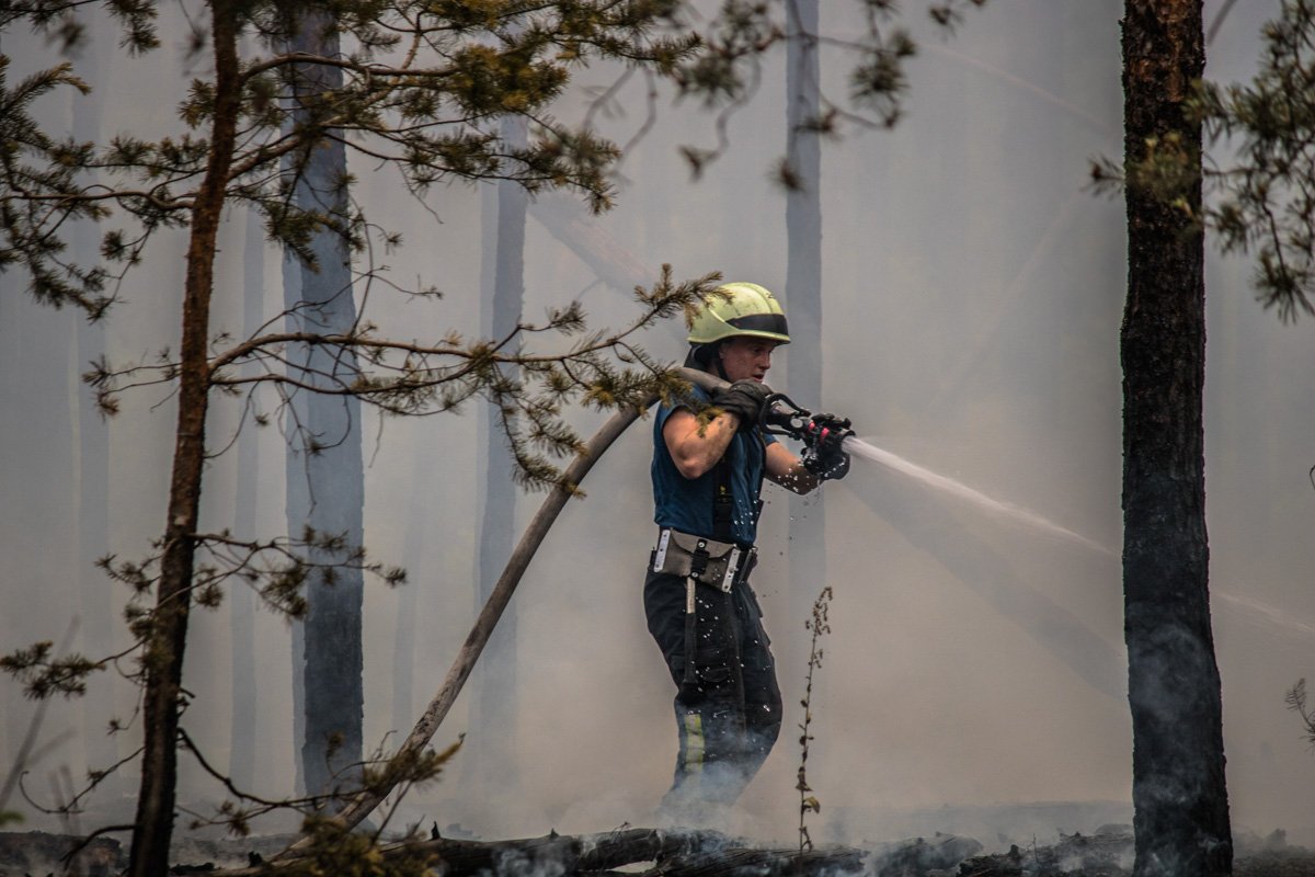 По состоянию на 15:18 силами спасателей огонь локализовано, а уже в 15:53 - ликвидировано