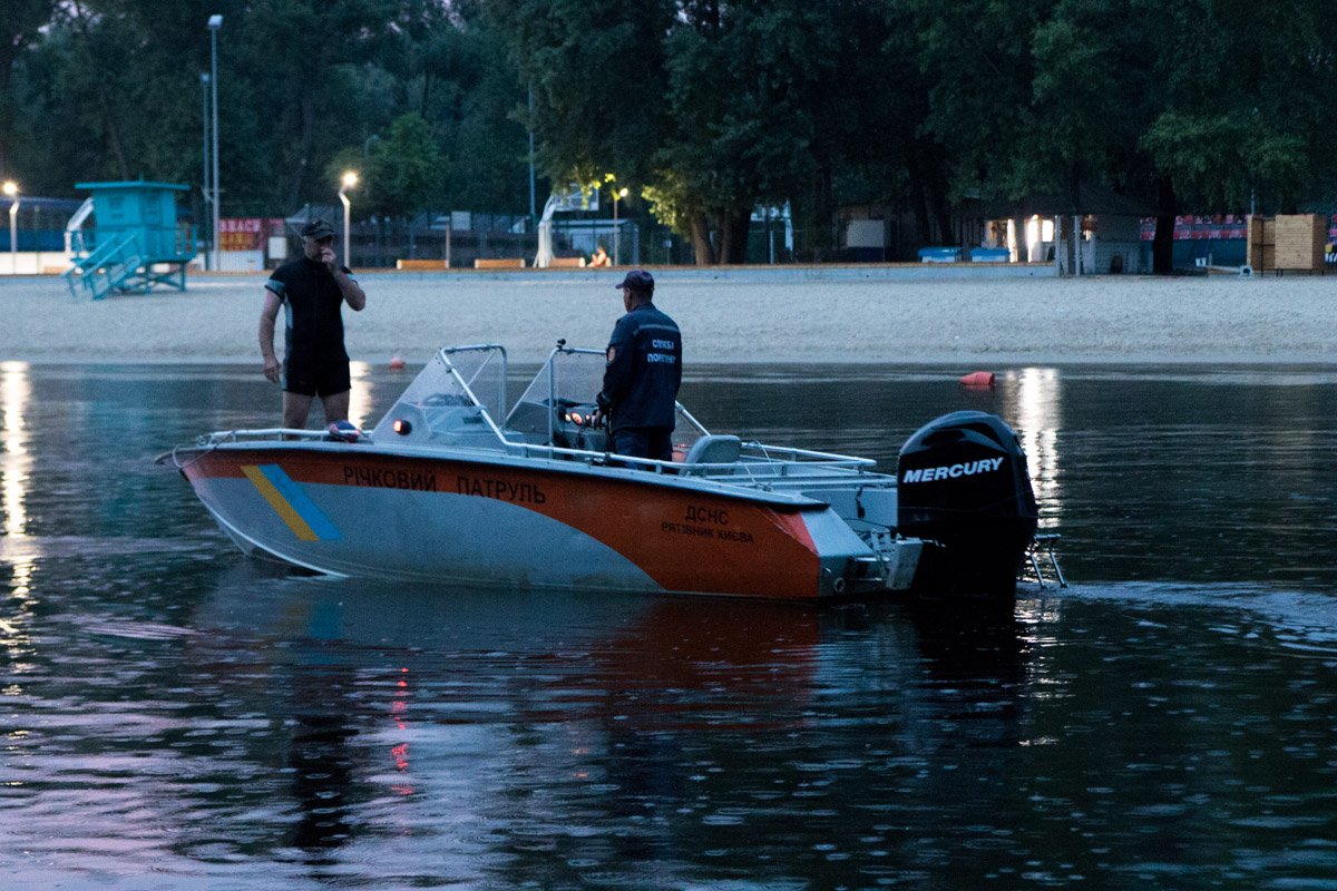 Во вторник, 12 июня, в Киеве на Гидропарке утонул парень