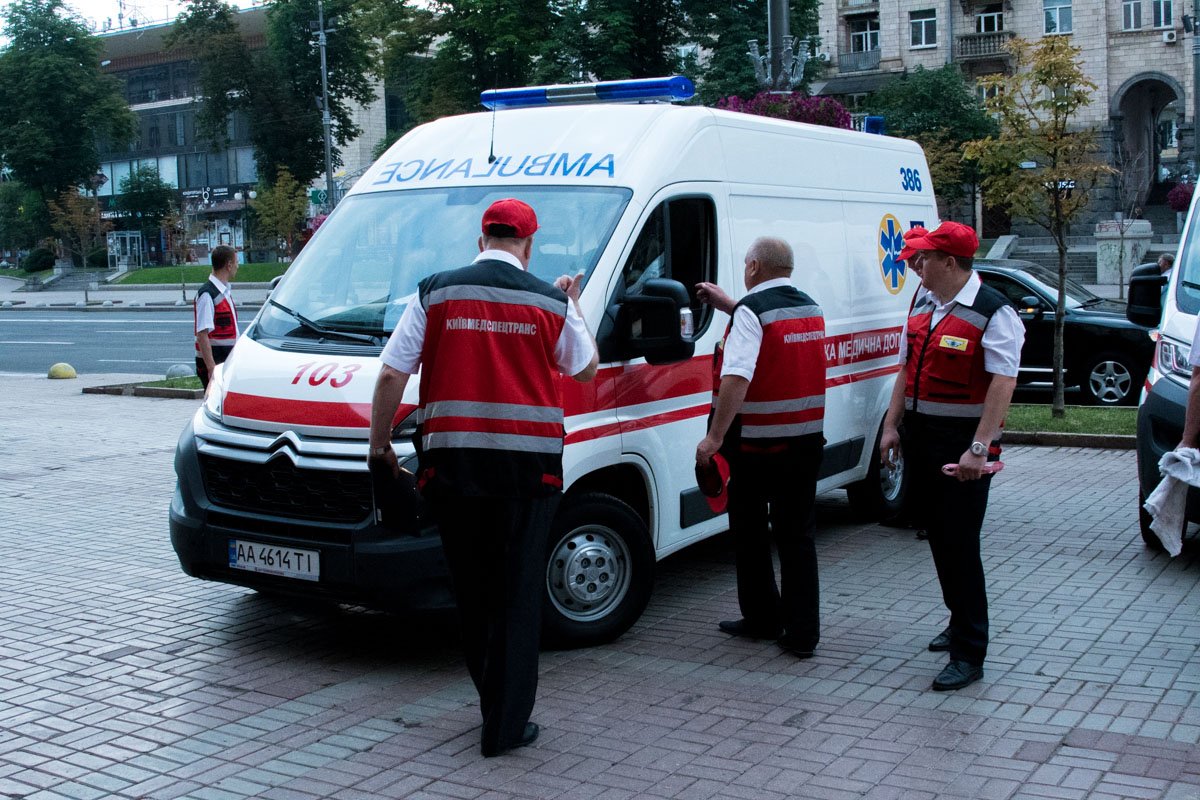 Последние приготовления новенького Citroen Последние приготовления новенького Citroen