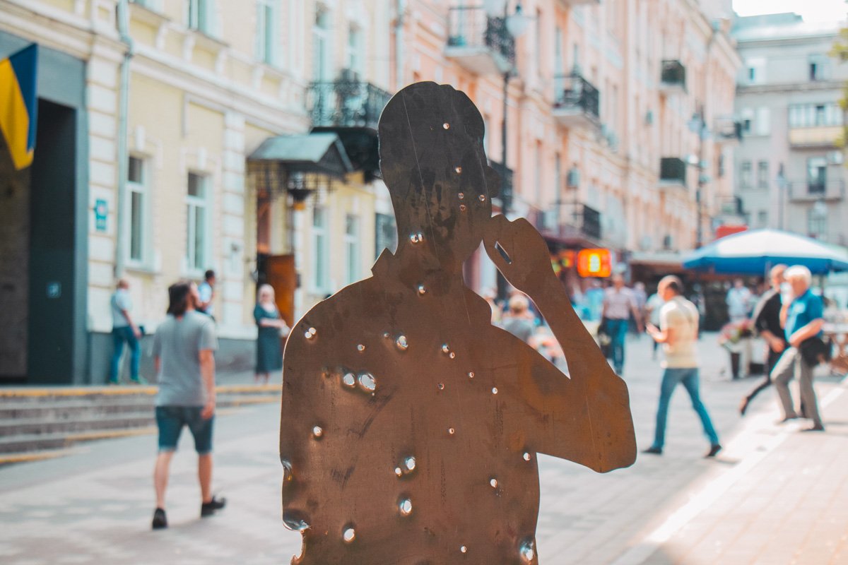 Не многие прохожие обращают на них внимание