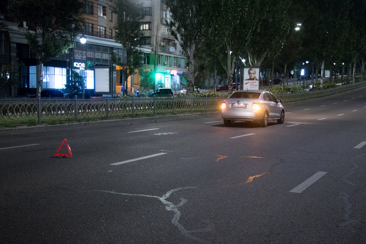 Злоключения автомобилистов на бульваре Леси Украинки не закончились