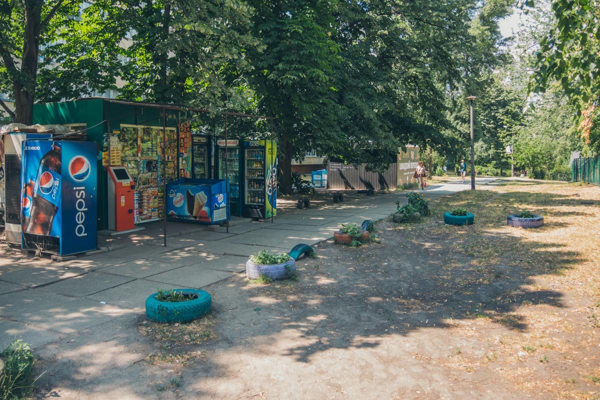 В сквере возле Левобережной роводят капремонт