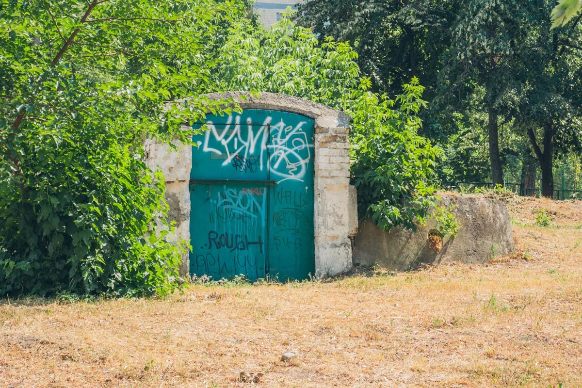 Сложно сказать, что с марта здесь что-то изменилось