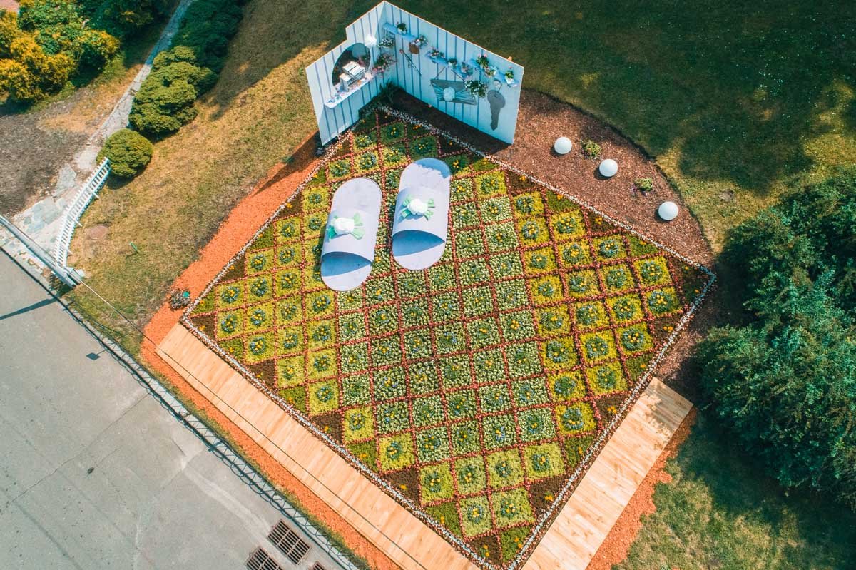 Тапочки на коврике