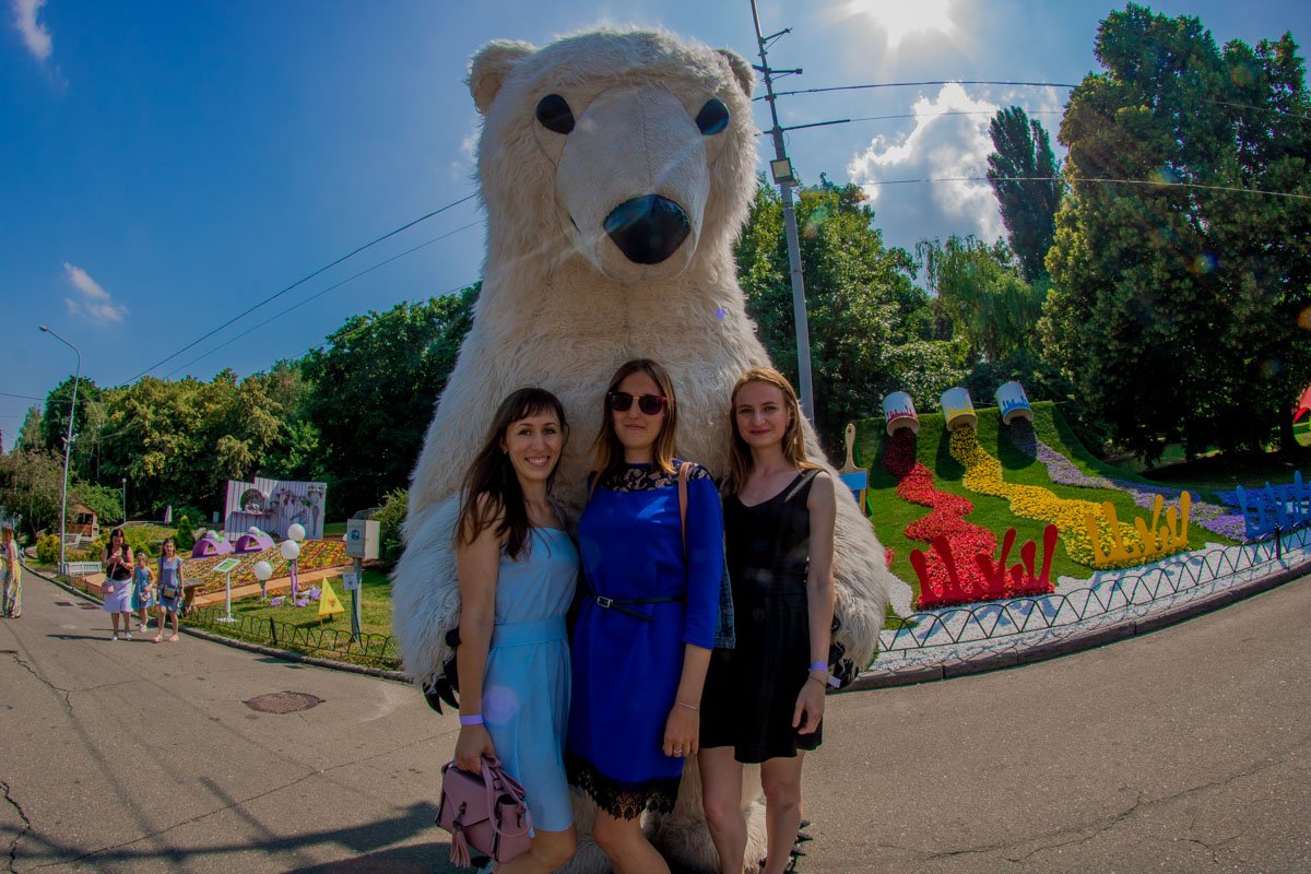 Первые гости выставки 