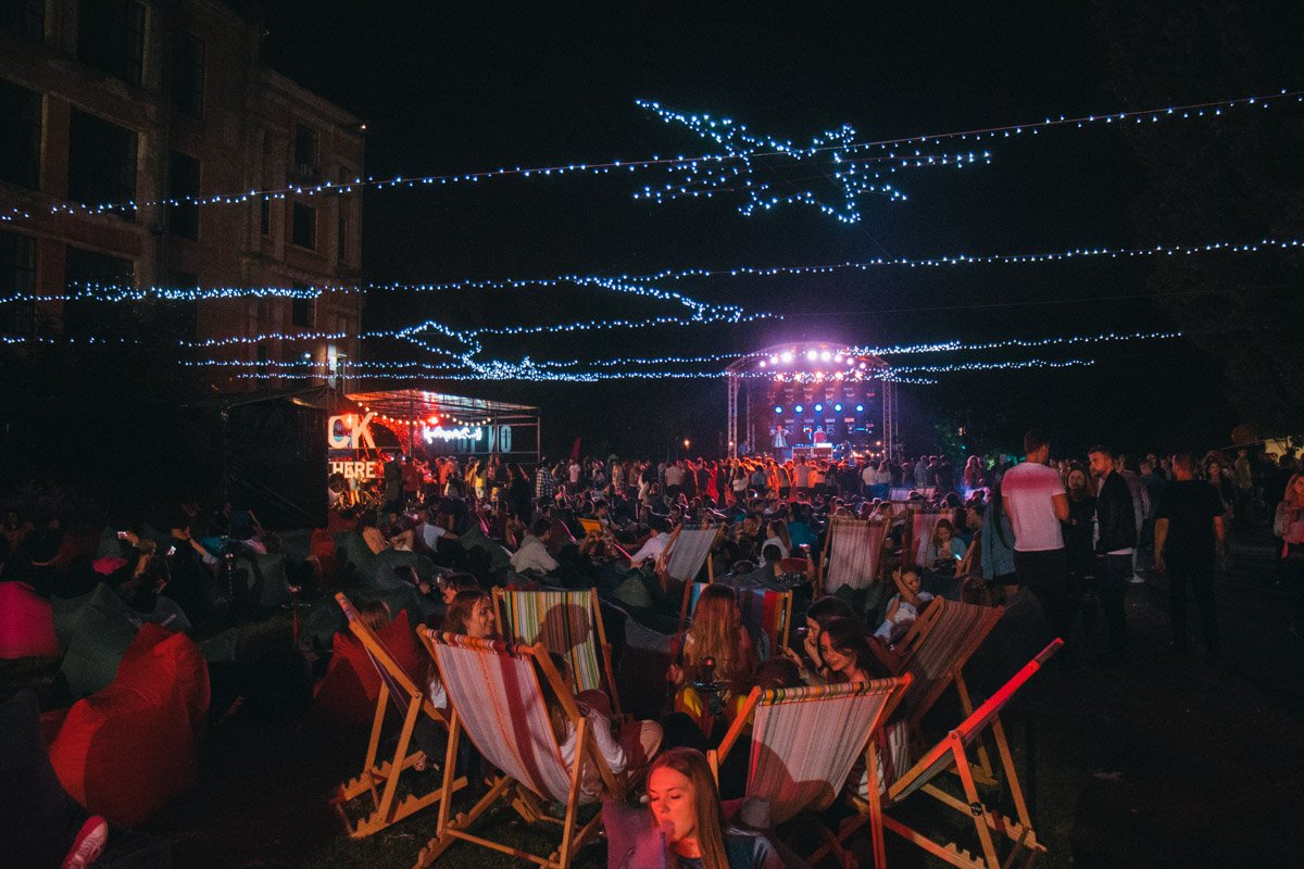 Кто-то предпочитает отдыхать спокойно, а другие отрываются по полной Кто-то предпочитает отдыхать спокойно, а другие отрываются по полной