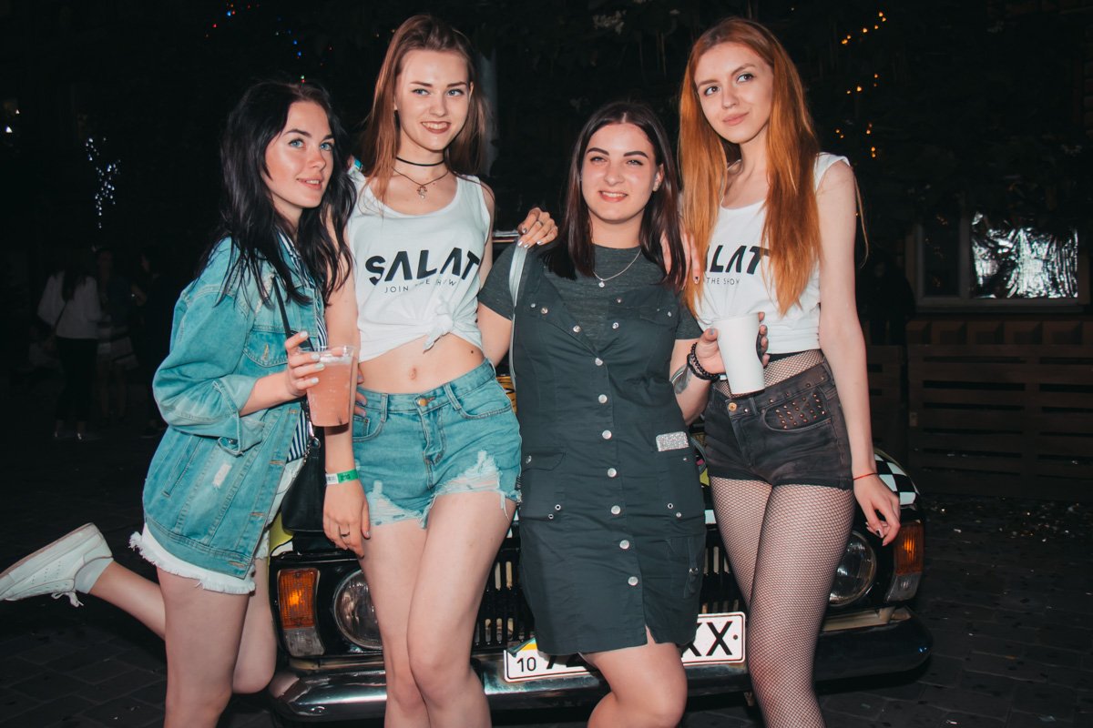 Можно устраивать конкурс на самые короткие шортики