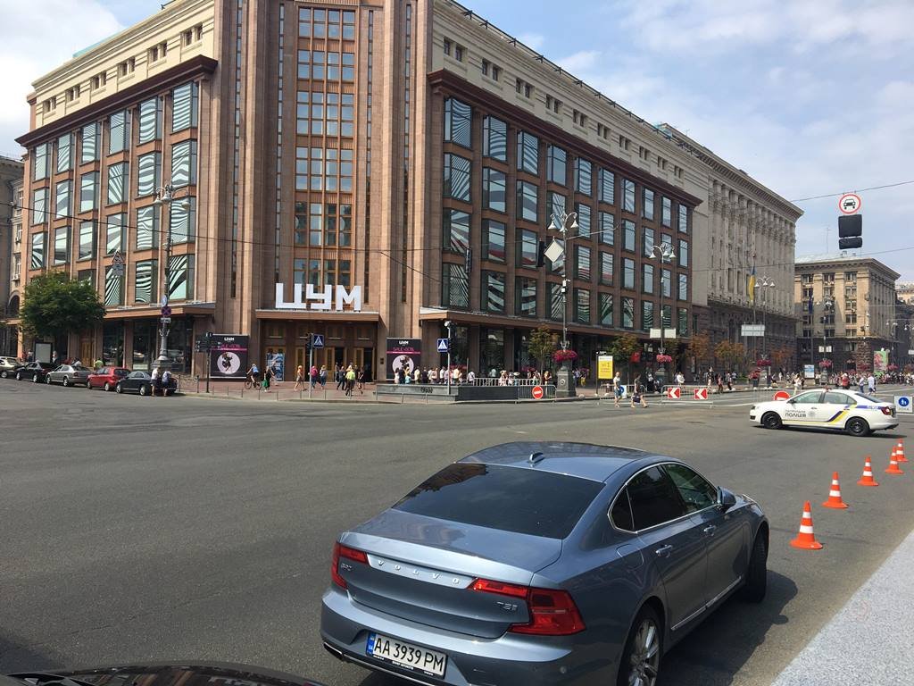 Крещатик перекрыли для байкерского шоу