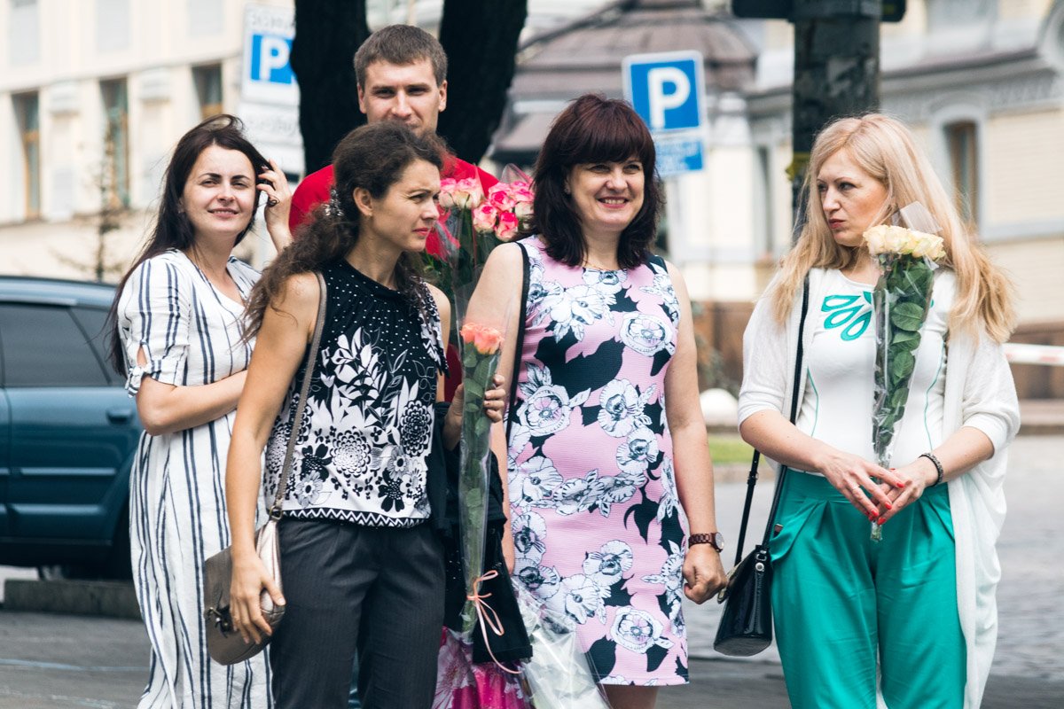 Дарите женщинам цветы и они одарят вас теплом Дарите женщинам цветы и они одарят вас теплом