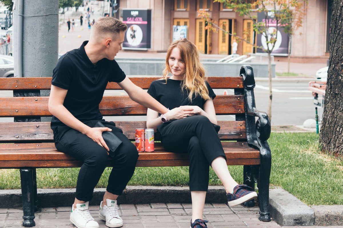 Ну-ну, расскажи мне, что ты делал вчера вечером? Ну-ну, расскажи мне, что ты делал вчера вечером?