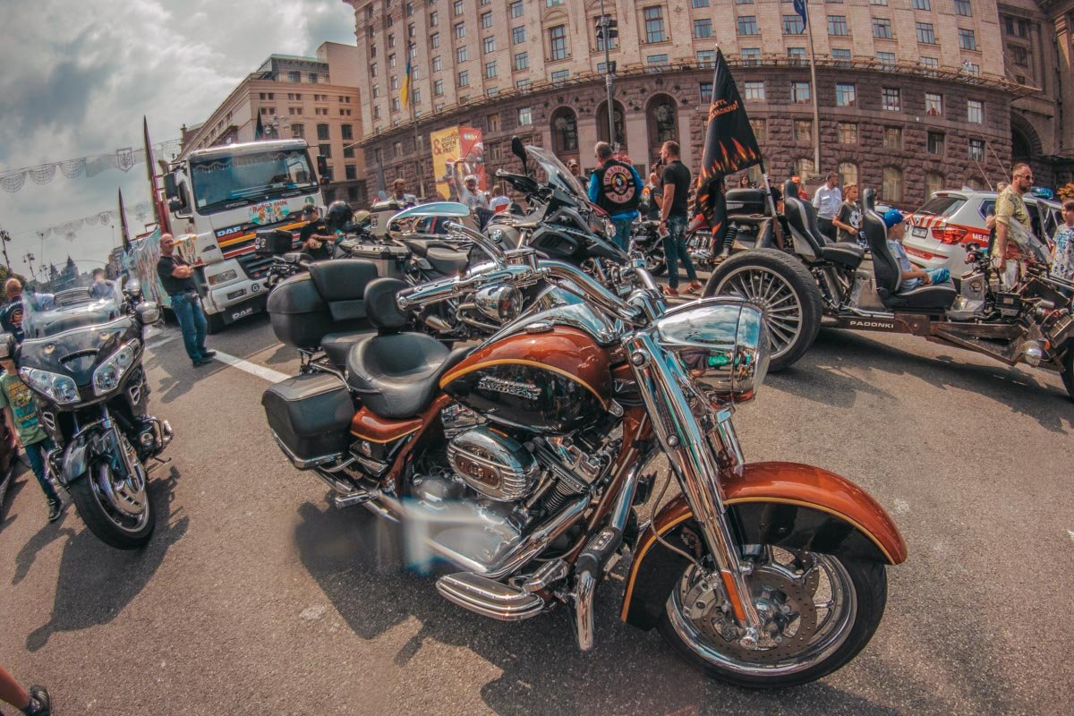 Сюда приехали мотоциклы на любой вкус и цвет