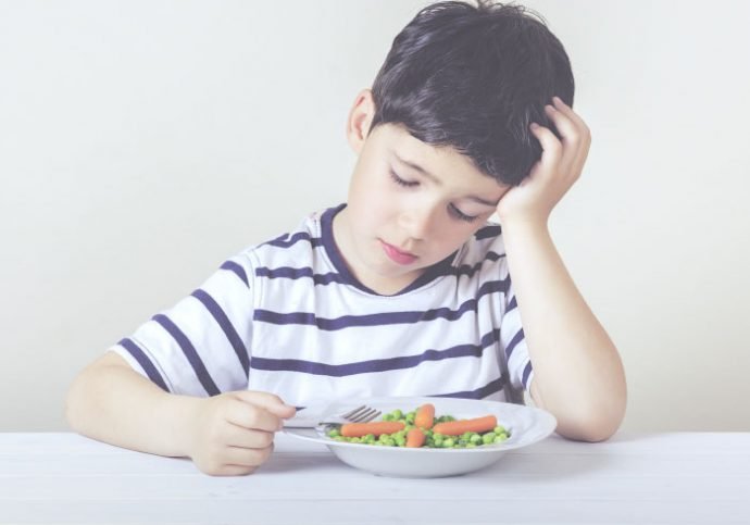 Мальчик пожаловался на невкусный салат