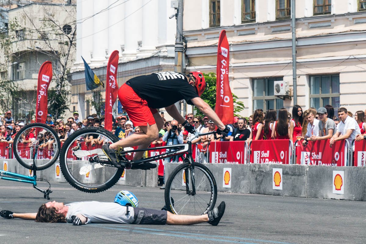 Стальные нервы и доверие - залог зрелищного шоу Стальные нервы и доверие - залог зрелищного шоу