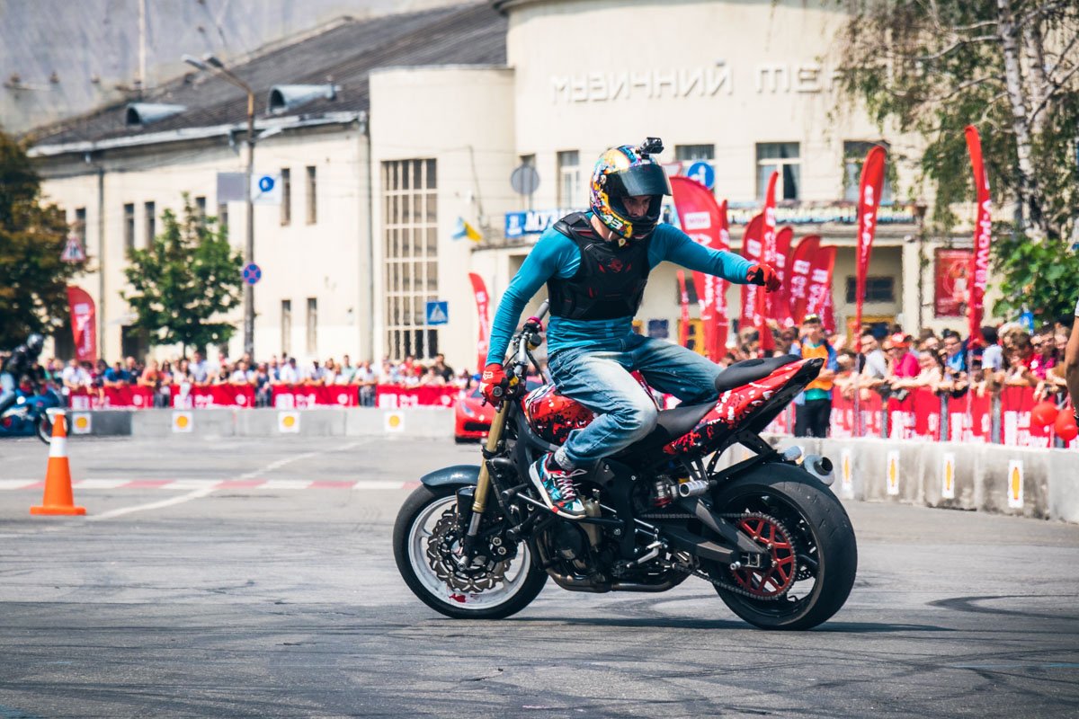 Так ездить точно не удобно, но смотрится красиво Так ездить точно не удобно, но смотрится красиво