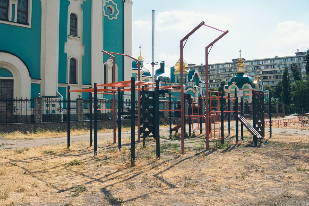 Установили небольшую площадку для тренировок Установили небольшую площадку для тренировок